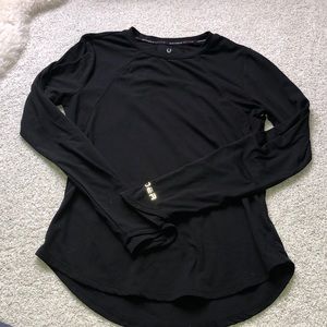 Slim long sleeve sport tee with thumb hole